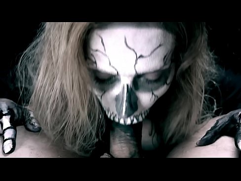 ❤️ Demon famke sûgje hoanne mei har swarte mûle en slikken cum. ️ Porno by ús fy.massagecenter-yalta.ru ❌️❤
